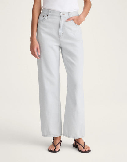 The Short Perfect Vintage Wide-Leg Crop Jean in Airy Denim