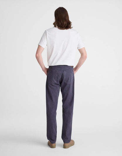 Relaxed Taper Jeans in Summerweight Denim