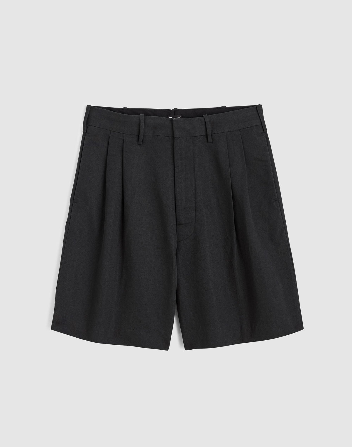 Double-Pleated Shorts in Meridian Linen Blend