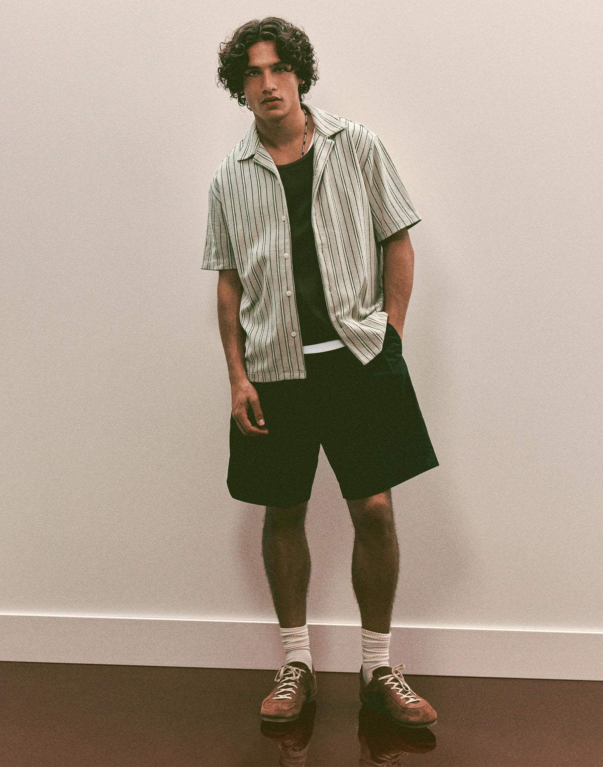 Double-Pleated Shorts in Meridian Linen Blend