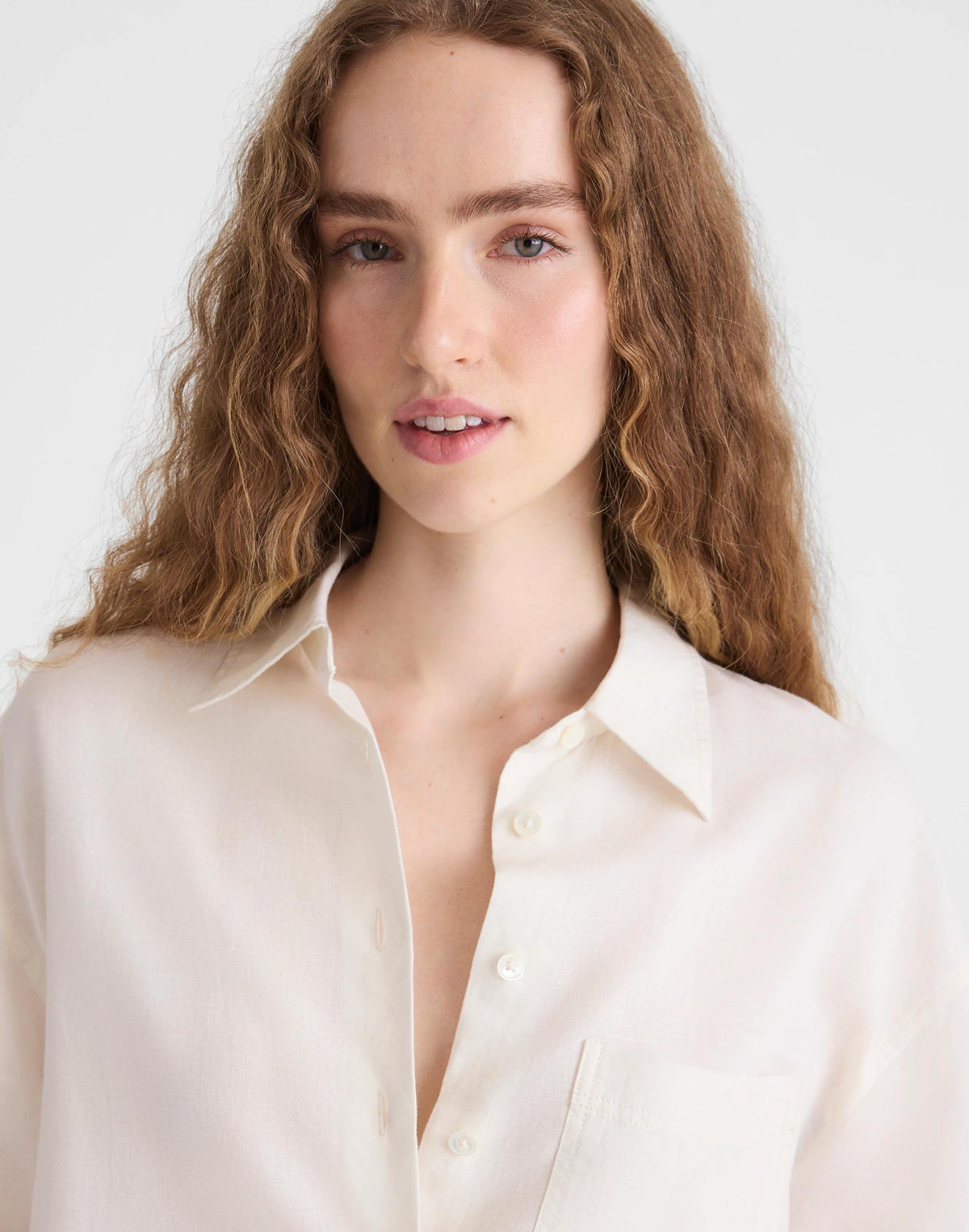 The Easy Shirt in Linen Blend