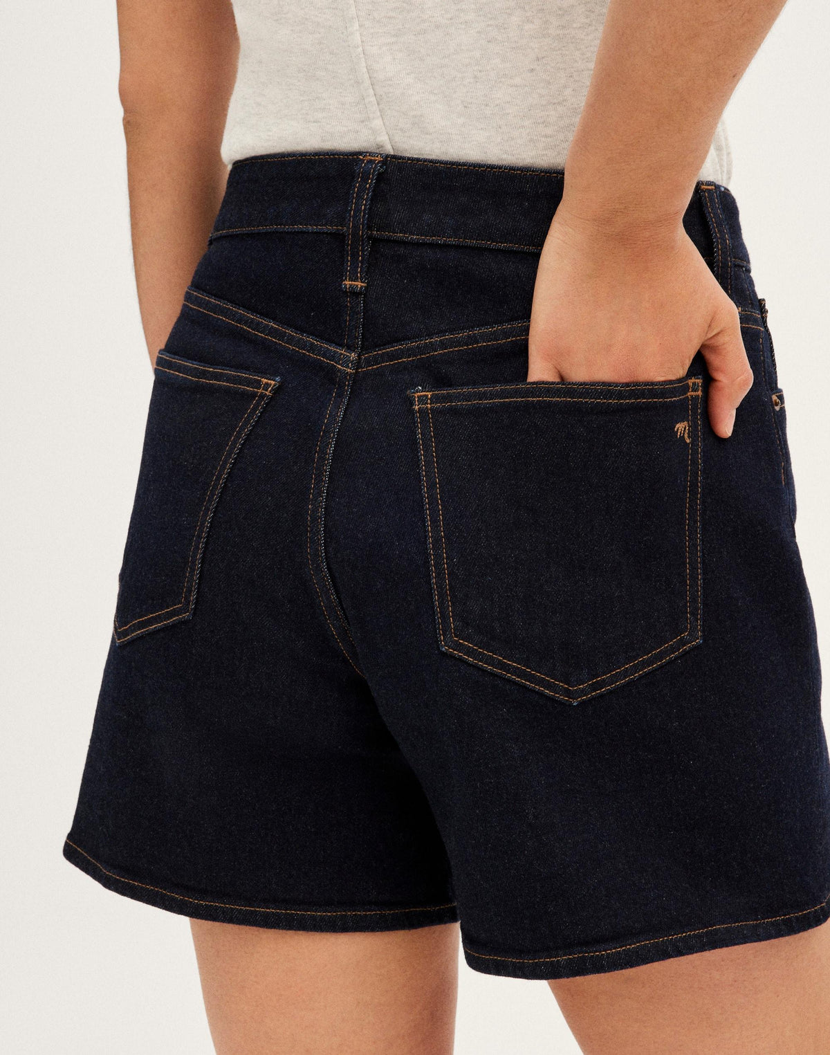 The Curvy Perfect Vintage Mid-Length Short