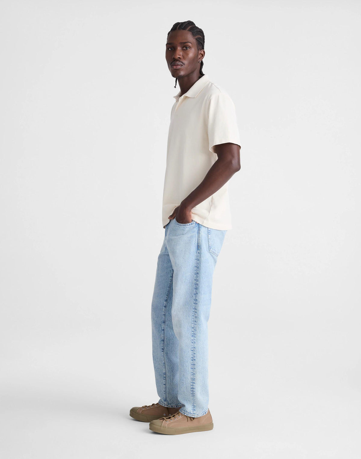 Relaxed Taper Jeans in Summerweight Denim