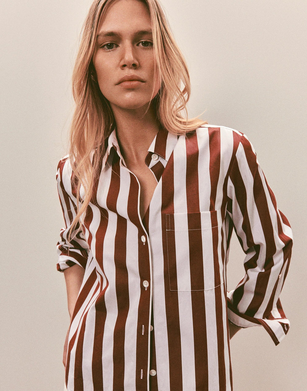 The Signature Y-Neck Shirt in Poplin