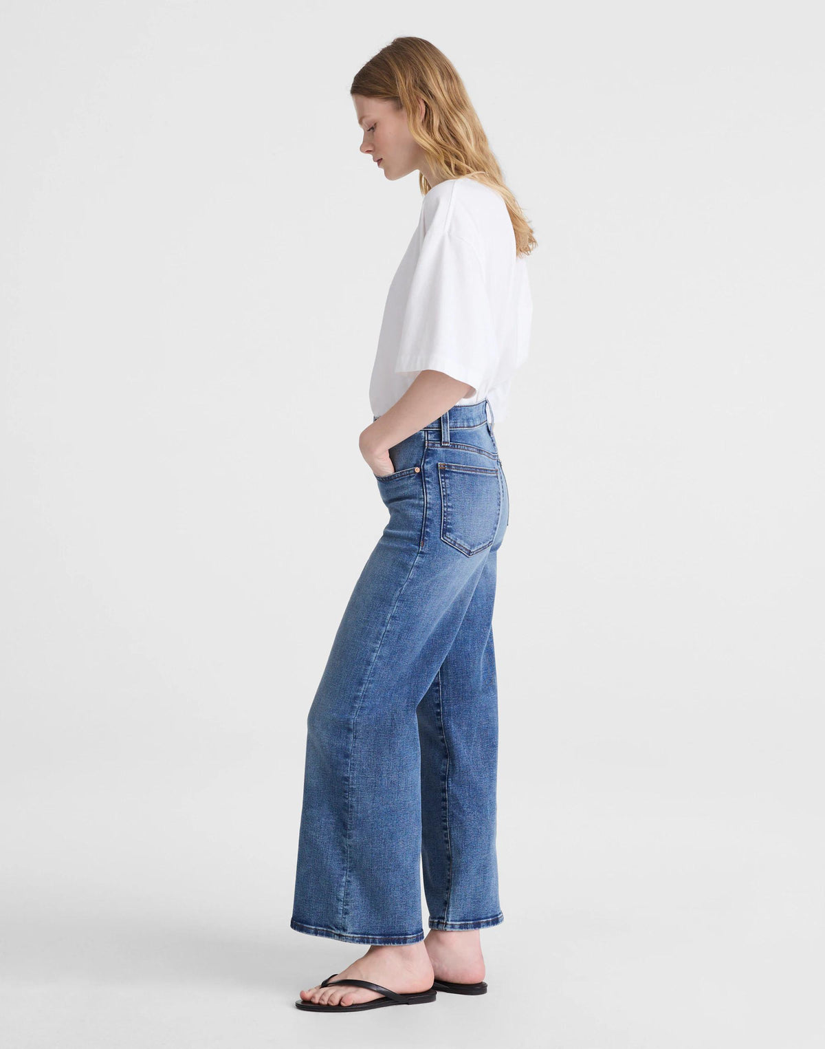 The Wide-Leg Crop Jean in Super Stretch Denim