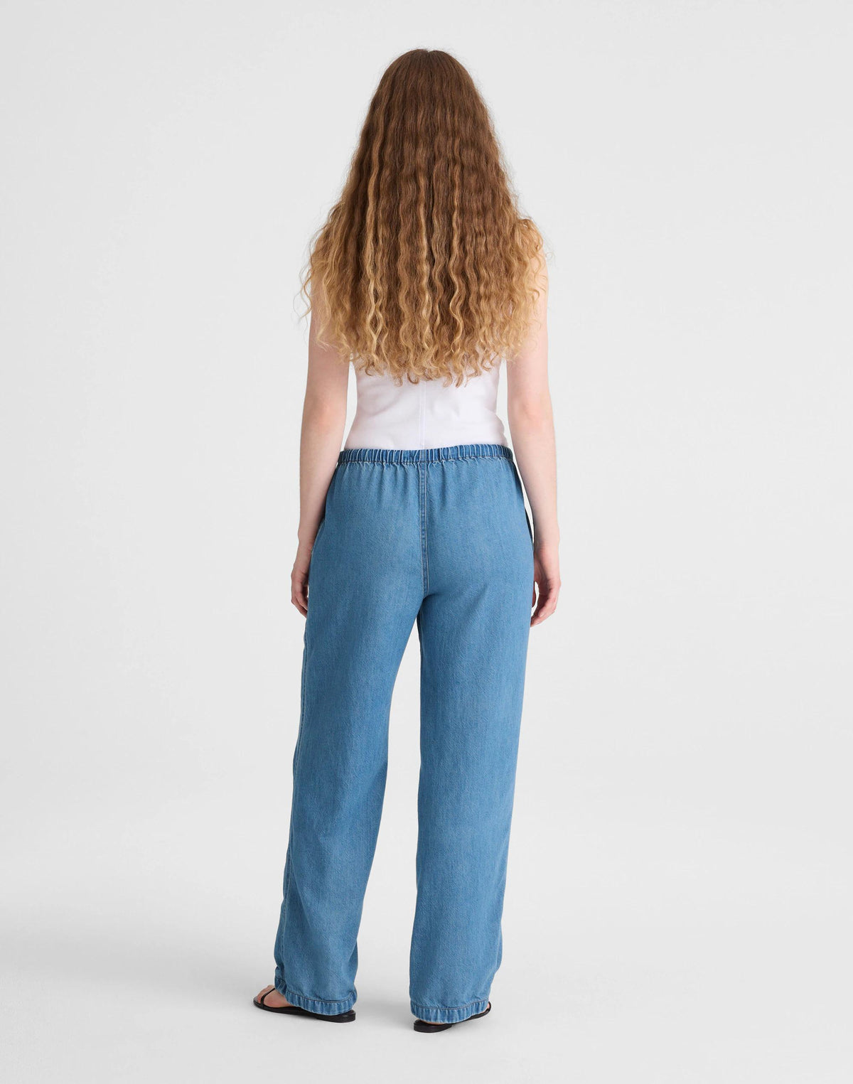 Pull-On Jeans in Airy Denim