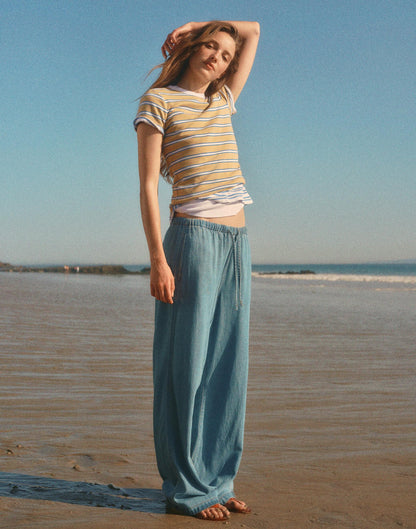 Pull-On Jeans in Airy Denim