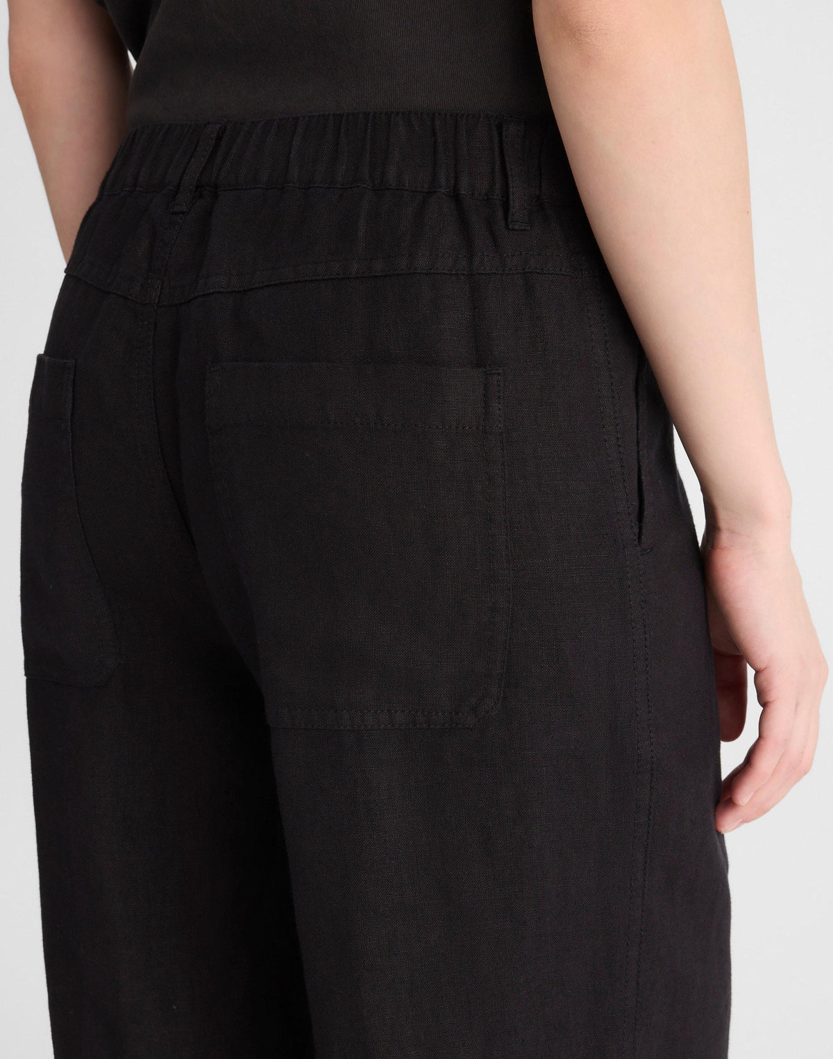 The Zoe Relaxed Straight Pant in 100% Linen
