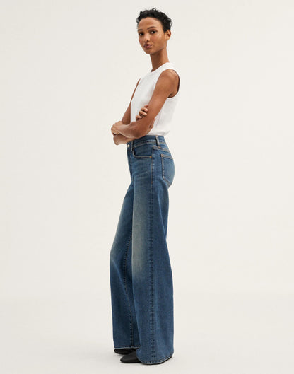 The Short Wide-Leg Jean in Super Stretch