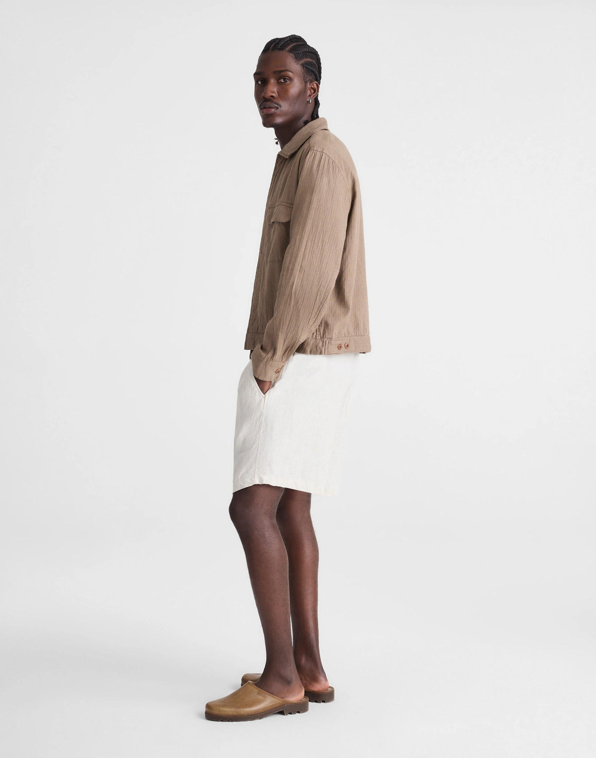 Pull-On Shorts in Linen