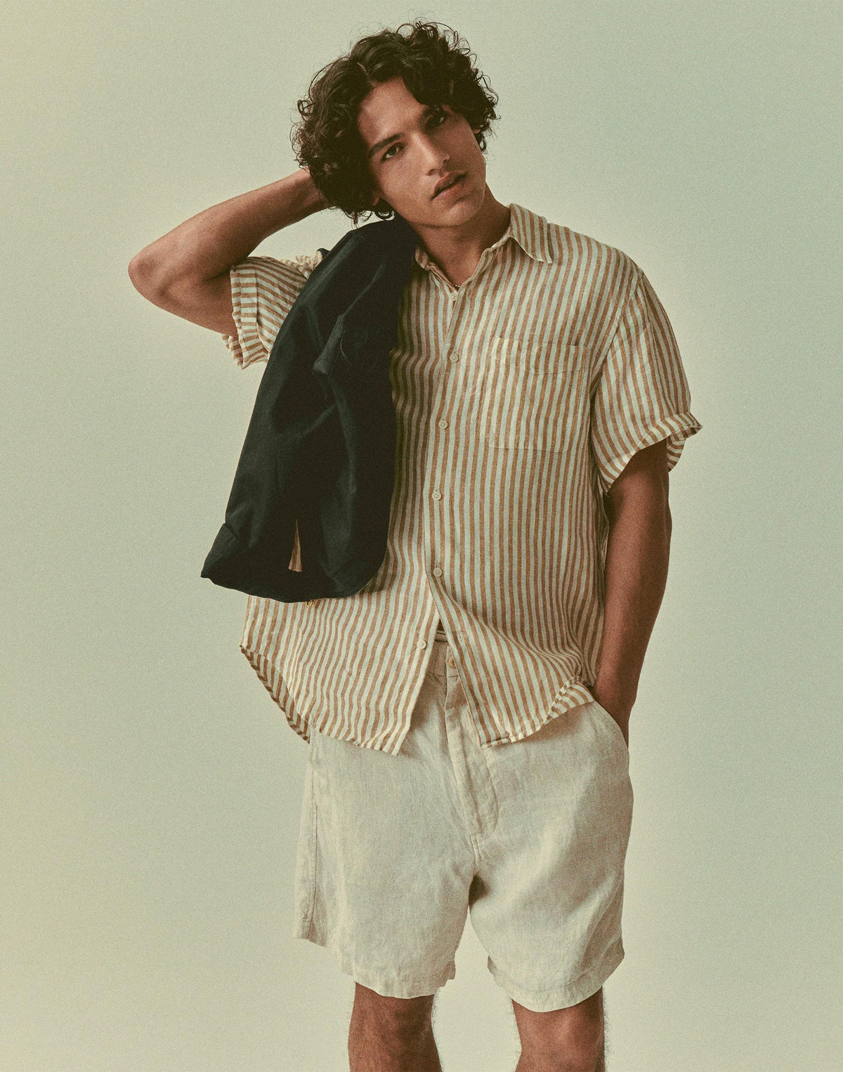 Pull-On Shorts in Linen