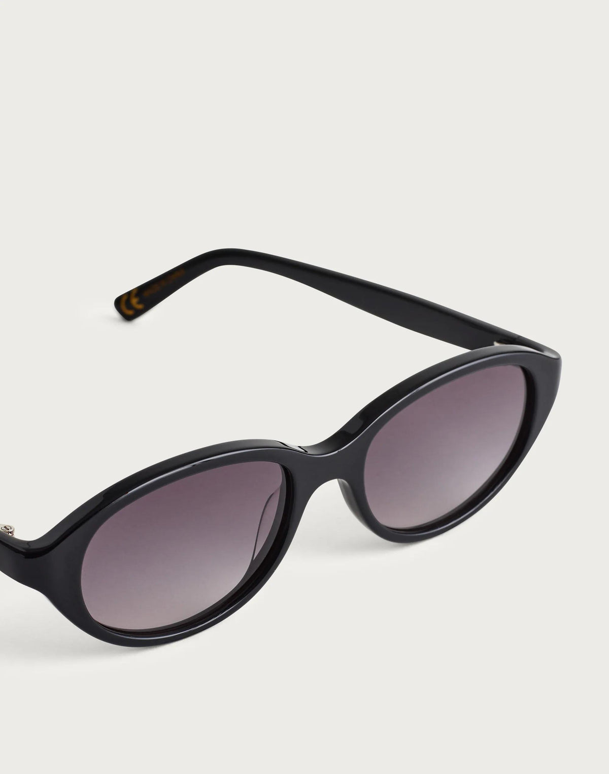 The Solina Oval Sunglasses